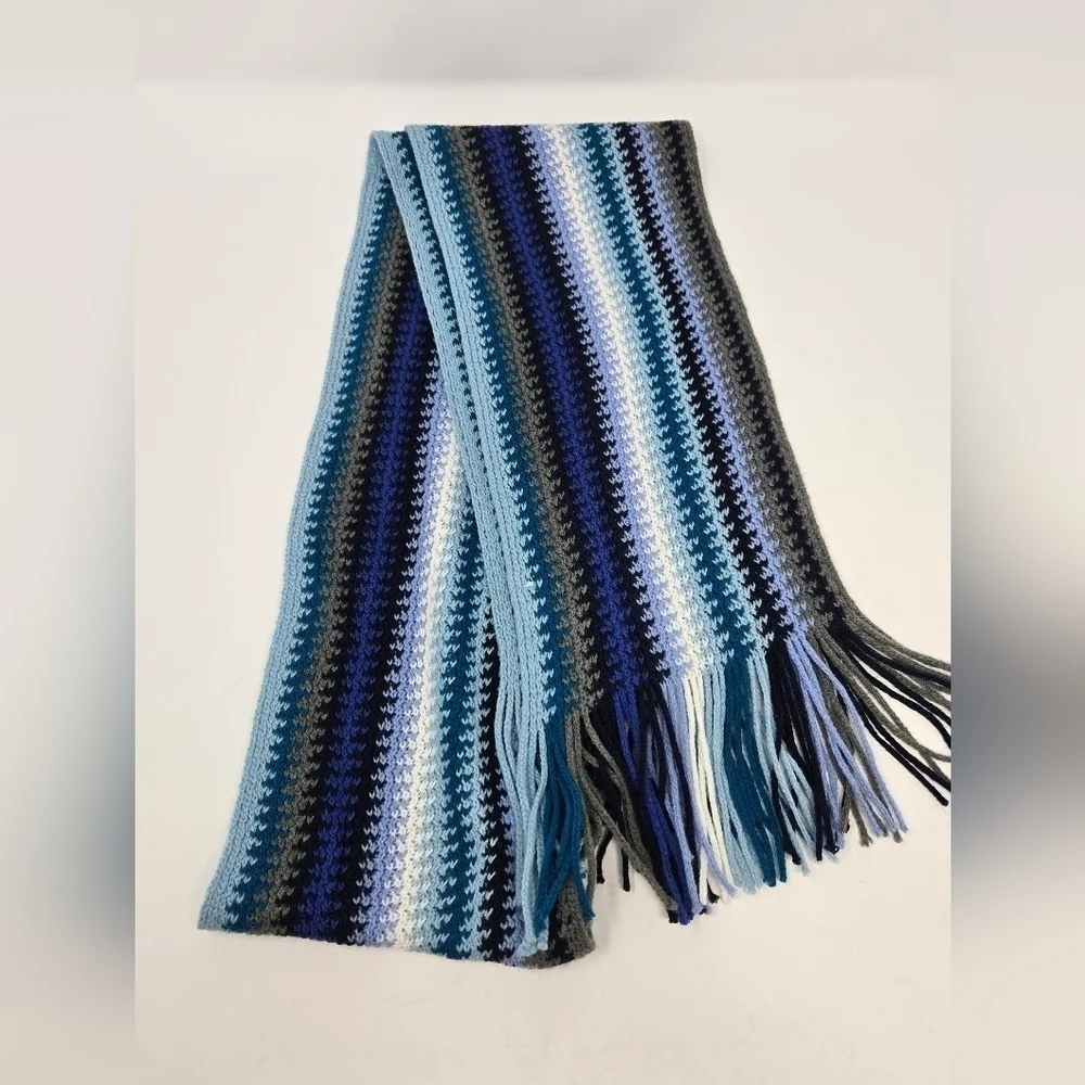 NEW YORK & COMPANY KNITWEAR LONG SCARF FRINGE ENDS BLUE TEAL CROCHET WOMEN OS